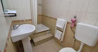 Отель Hotel Taco Бухарест Стандартный двухместный номер с 1 кроватью или 2 отдельными кроватями-3