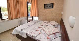 Отель Hotel Taco Бухарест Стандартный двухместный номер с 1 кроватью или 2 отдельными кроватями-21