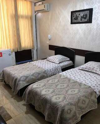 Отель Hotel Taco Бухарест Стандартный трехместный номер-5